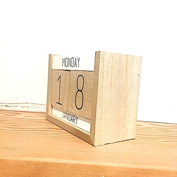 Office Envy Wooden Block Calendar - Picture 3 of 8